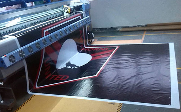 教你如何選擇戶外廣告噴繪布